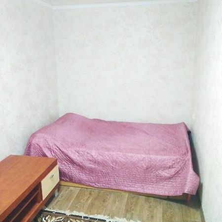 Двухкомнатная Квартира В Центре Okhtyrka Bagian luar foto