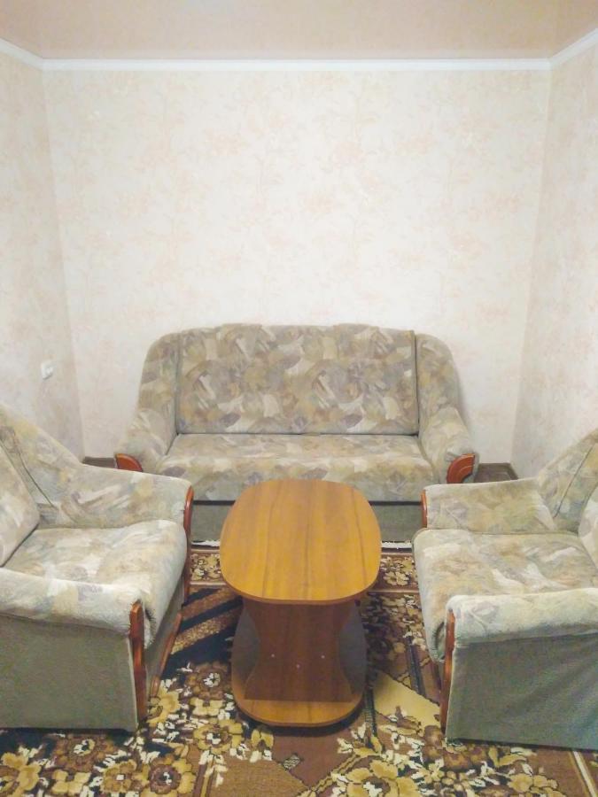 Двухкомнатная Квартира В Центре Okhtyrka Bagian luar foto