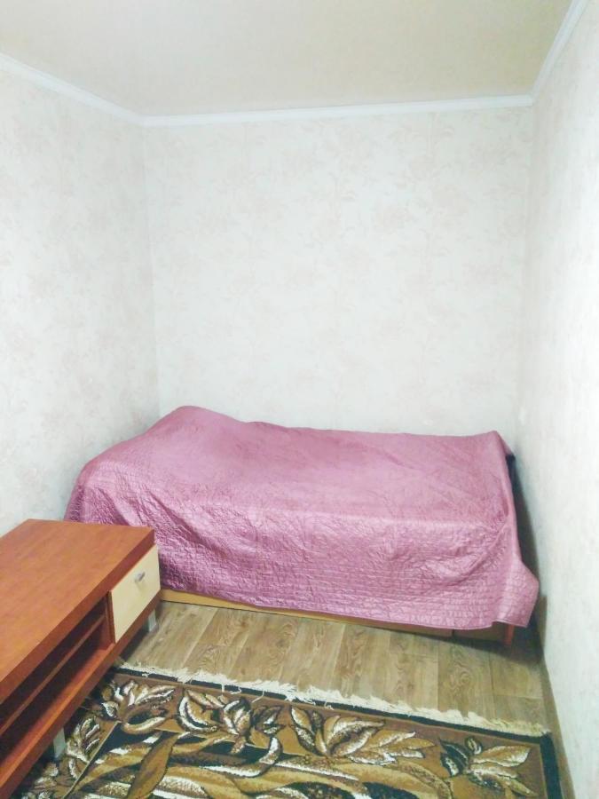 Двухкомнатная Квартира В Центре Okhtyrka Bagian luar foto